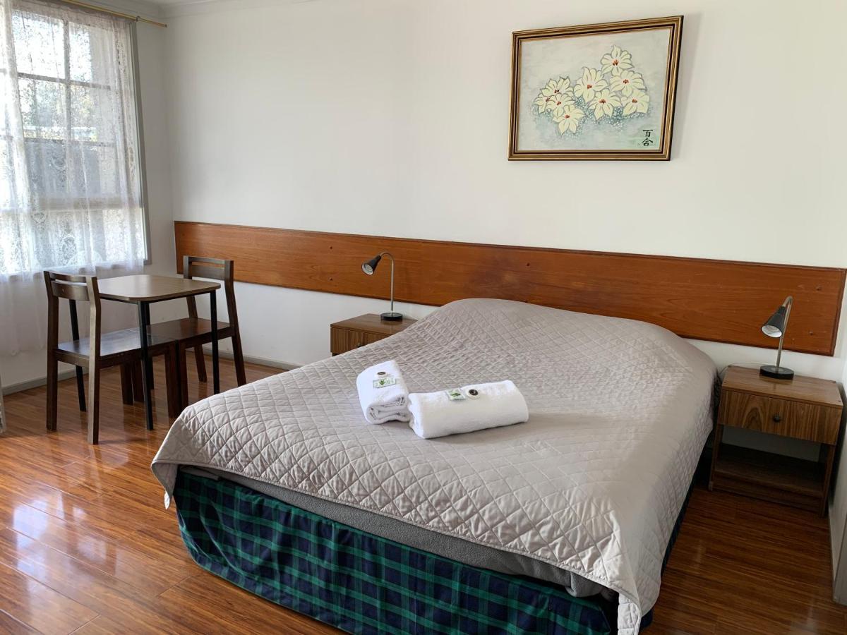 Beaconsfield Lodge Motel ภายนอก รูปภาพ