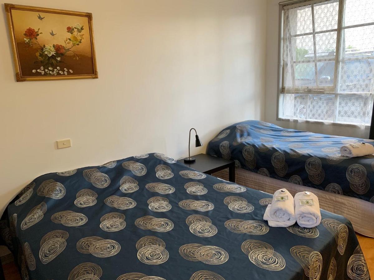 Beaconsfield Lodge Motel ภายนอก รูปภาพ