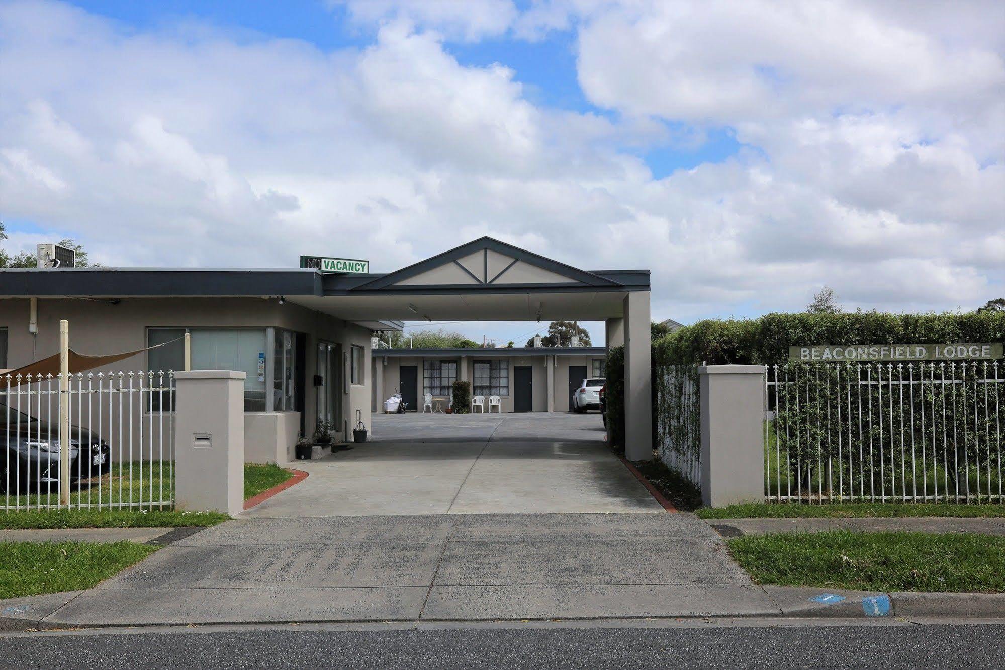 Beaconsfield Lodge Motel ภายนอก รูปภาพ