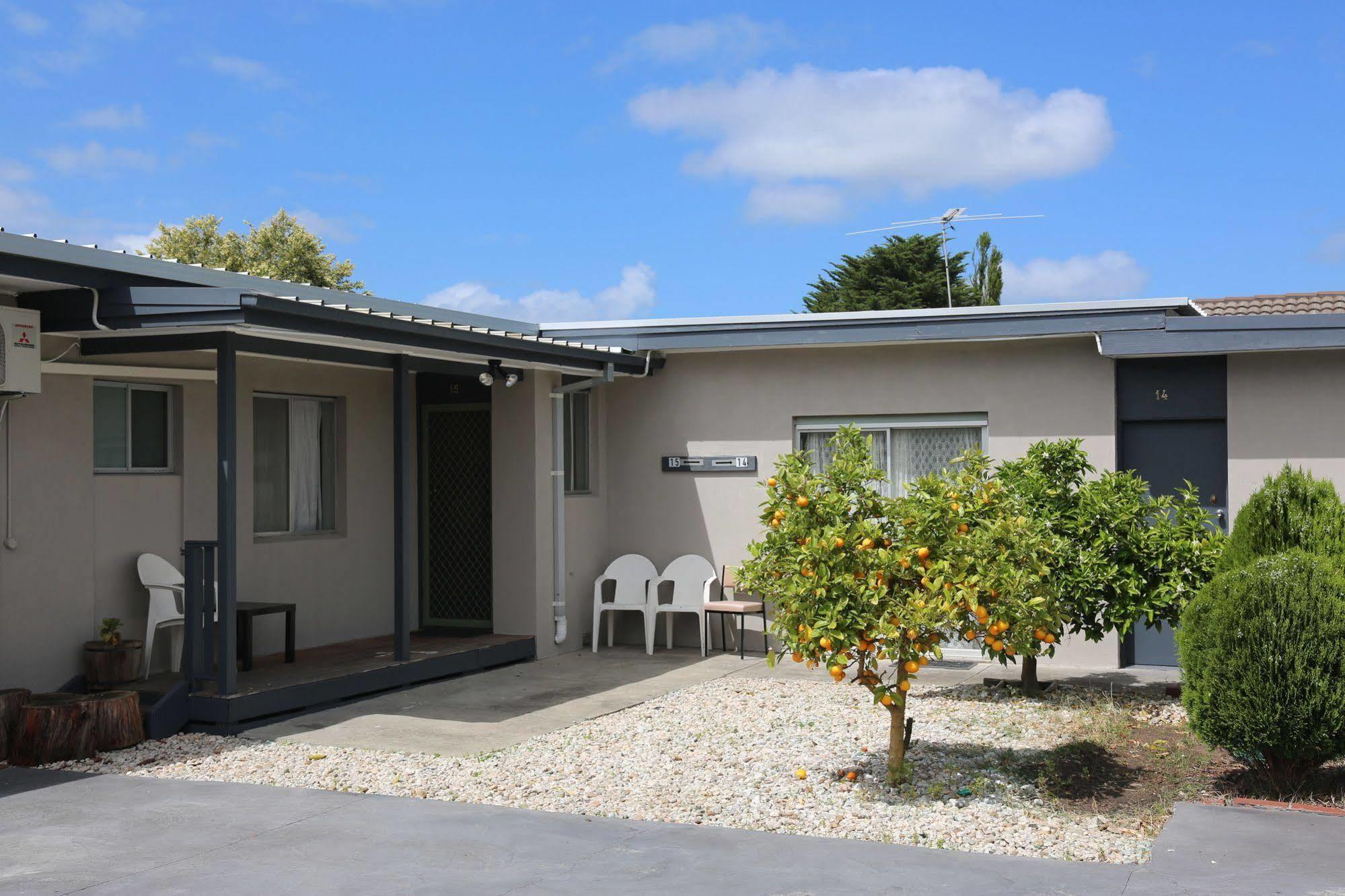 Beaconsfield Lodge Motel ภายนอก รูปภาพ