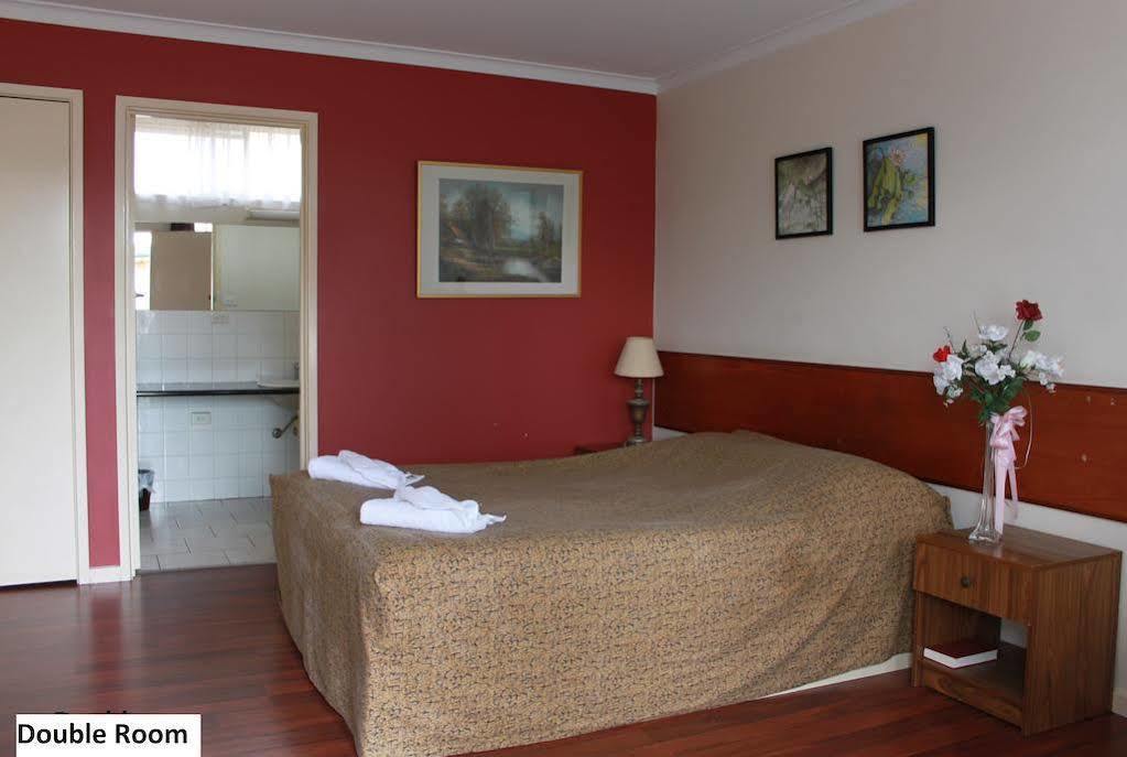 Beaconsfield Lodge Motel ภายนอก รูปภาพ